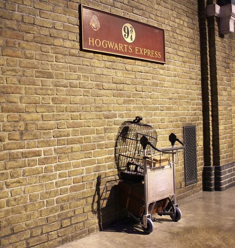 Tourists dropping luggage at Kings Cross before sightseeing